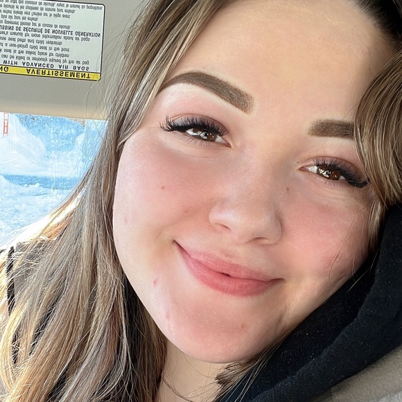 Meet your Posher, Victoria - Picture 1 of 1